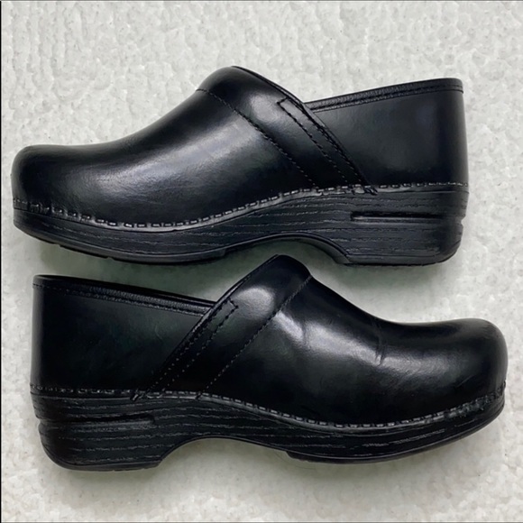 Black Dansko Clogs Size 38/8 - Picture 7 of 9